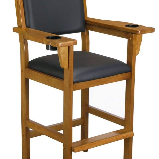 Classic spectator chair from Level Best, perfect for those breaks between turns.
