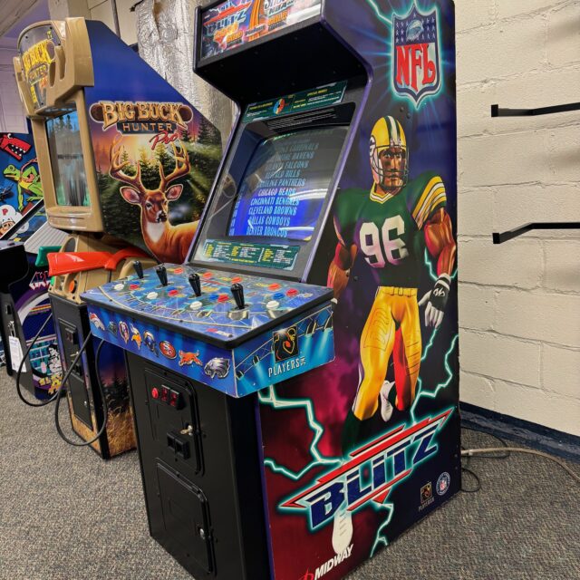 NFL Blitz 2000 Gold Edition - Image 2